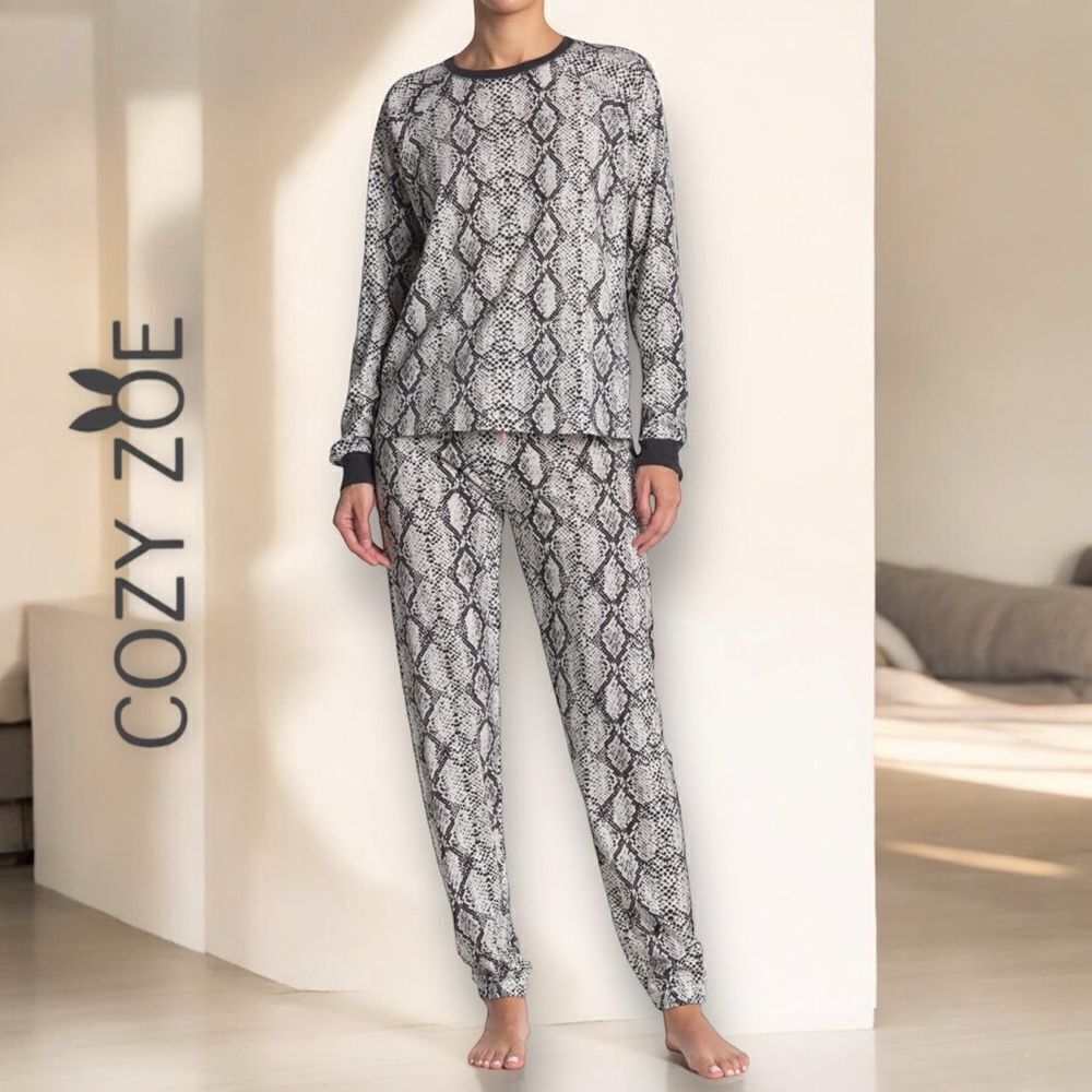 COZY ZOE Women’s Python Printed Top & Pajama Pants 2 Piece Pajama Set in Size L